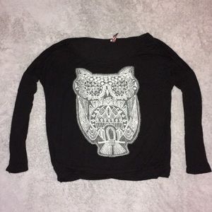 📢5 items for $20 Pink berry tribal owl top
